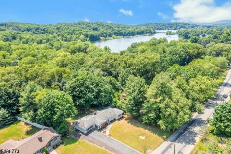 403 W Oakland Avenue Oakland NJ 07436