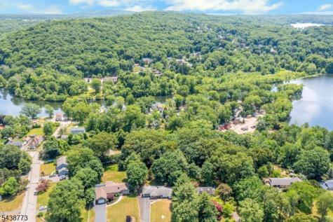 403 W Oakland Avenue Oakland NJ 07436