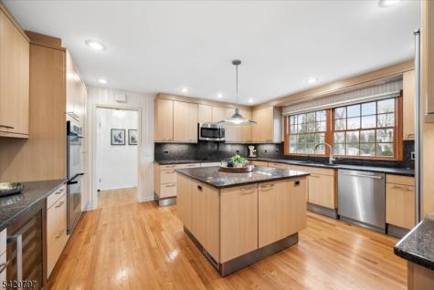 8 Bennington Road Morris NJ 07960