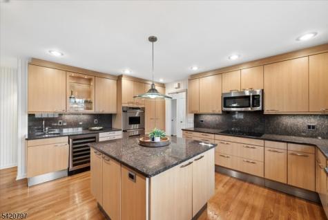 8 Bennington Road Morris NJ 07960