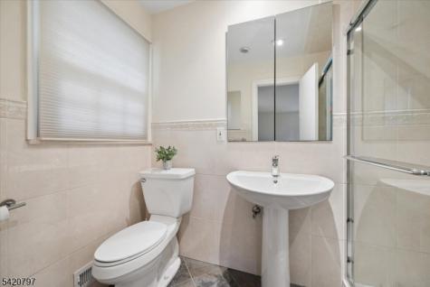 8 Bennington Road Morris NJ 07960