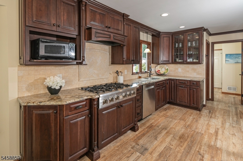 9 Summershade Lane Raritan NJ 08551