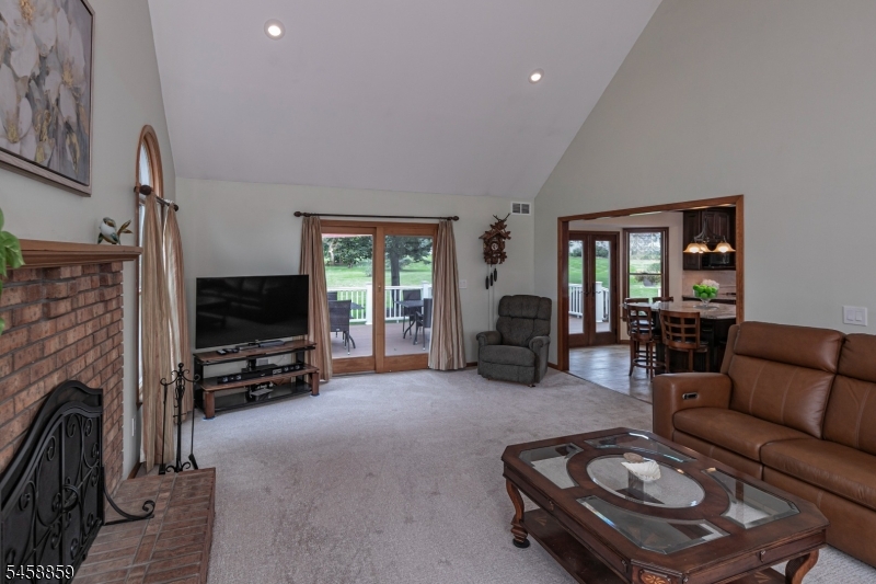 9 Summershade Lane Raritan NJ 08551