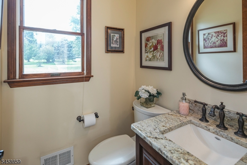 9 Summershade Lane Raritan NJ 08551