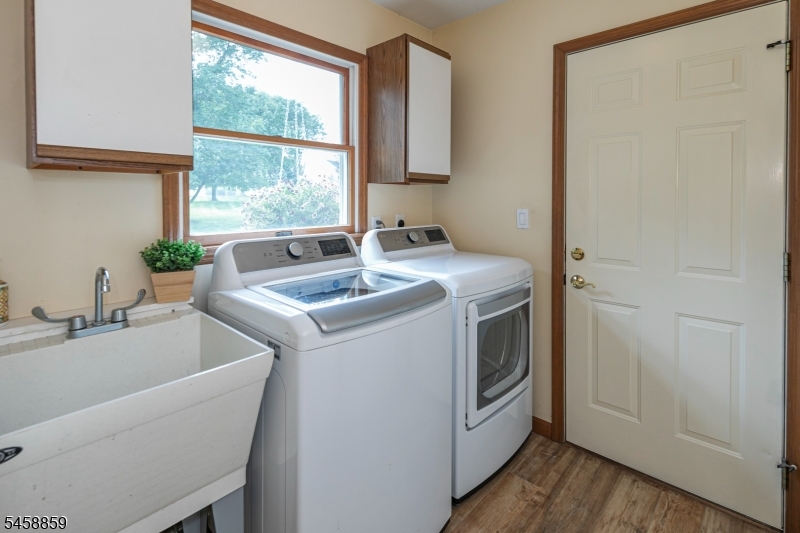 9 Summershade Lane Raritan NJ 08551