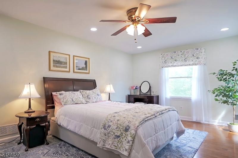 9 Summershade Lane Raritan NJ 08551