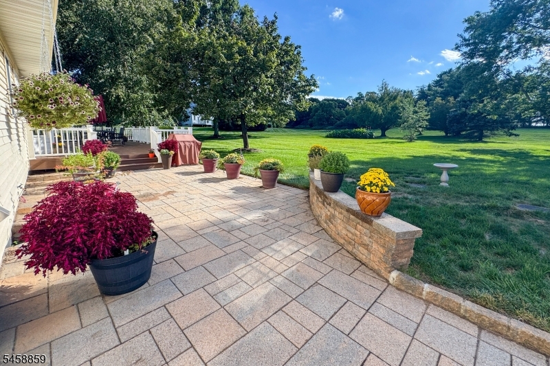 9 Summershade Lane Raritan NJ 08551