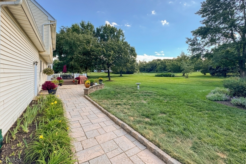 9 Summershade Lane Raritan NJ 08551