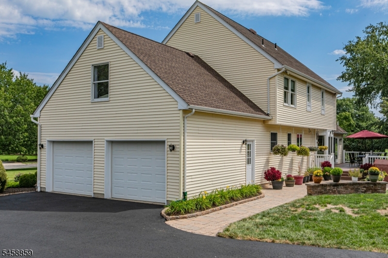 9 Summershade Lane Raritan NJ 08551