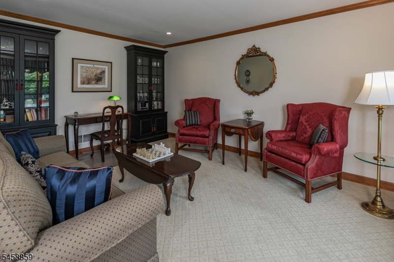 9 Summershade Lane Raritan NJ 08551