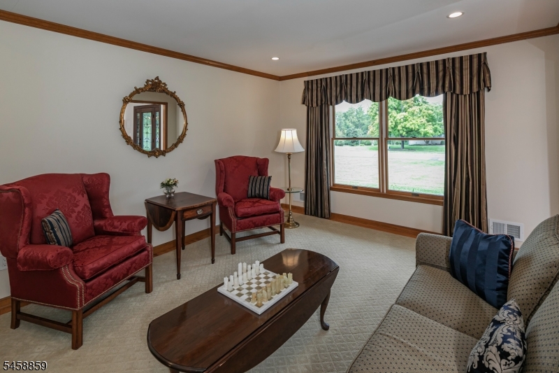 9 Summershade Lane Raritan NJ 08551
