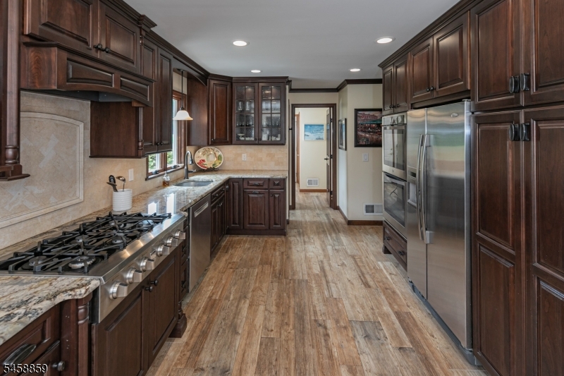 9 Summershade Lane Raritan NJ 08551