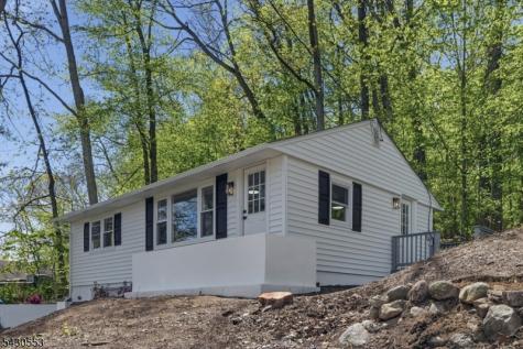 45 W Shawnee Trail Jefferson NJ 07885