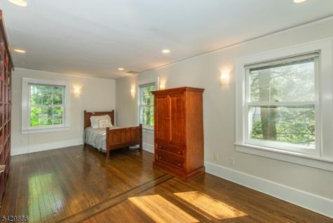21 Fernwood Place Mountain Lakes NJ 07046