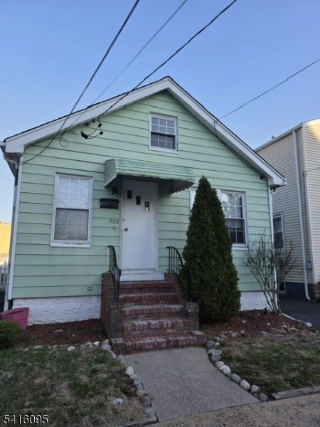 732 Essex Avenue Linden NJ 07036