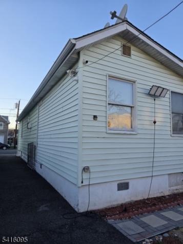 732 Essex Avenue Linden NJ 07036