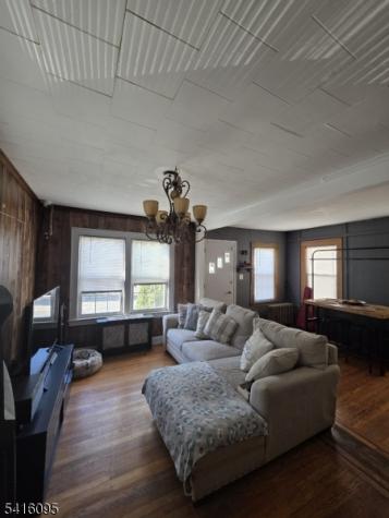 732 Essex Avenue Linden NJ 07036