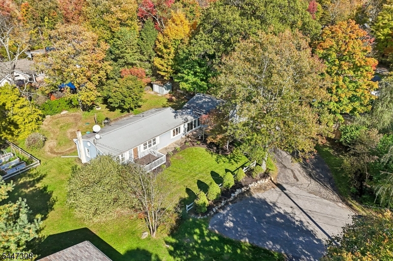 8 Summit Road Hardyston NJ 07460