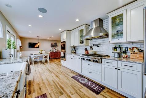 50 Winifred Drive Totowa NJ 07512