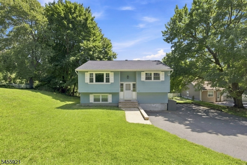 20 S Hillside Drive Mount Olive NJ 07828