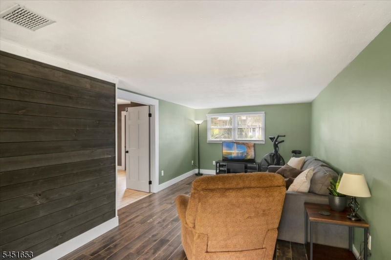 259 W Warren Street Washington NJ 07882