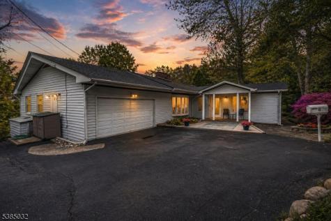 6 Seabert Lane Kinnelon NJ 07405
