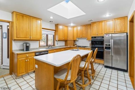 6 Seabert Lane Kinnelon NJ 07405