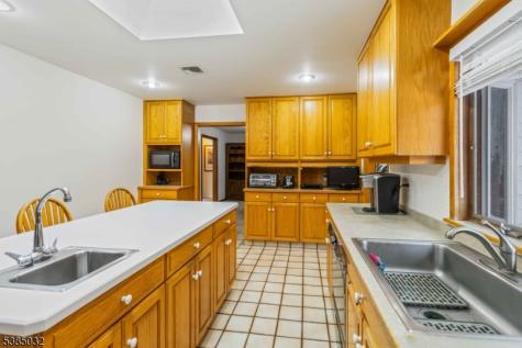6 Seabert Lane Kinnelon NJ 07405