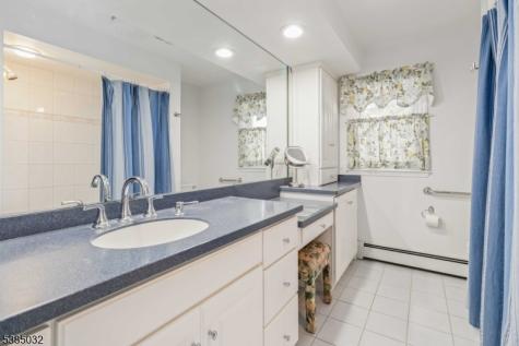 6 Seabert Lane Kinnelon NJ 07405