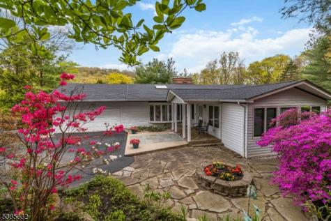 6 Seabert Lane Kinnelon NJ 07405