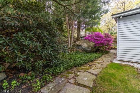 6 Seabert Lane Kinnelon NJ 07405