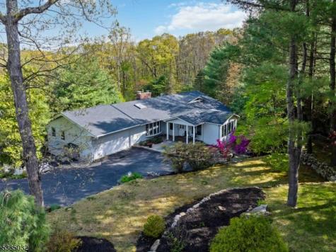 6 Seabert Lane Kinnelon NJ 07405
