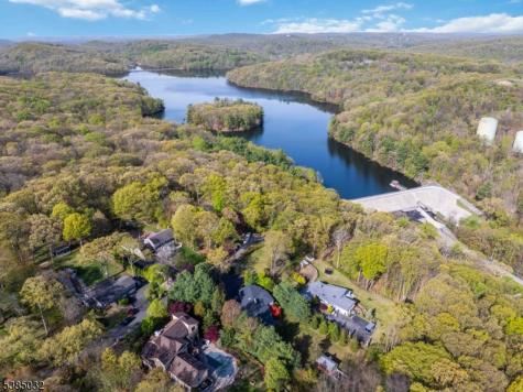 6 Seabert Lane Kinnelon NJ 07405