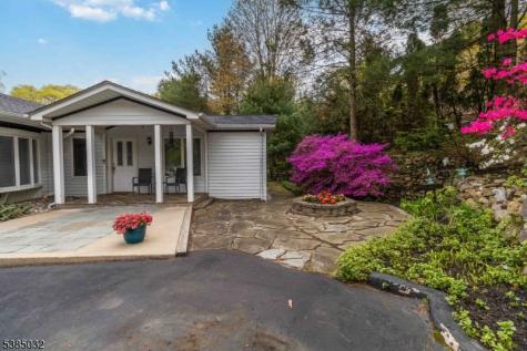 6 Seabert Lane Kinnelon NJ 07405