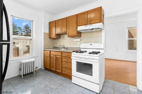 162 W 2nd Avenue Roselle NJ 07203