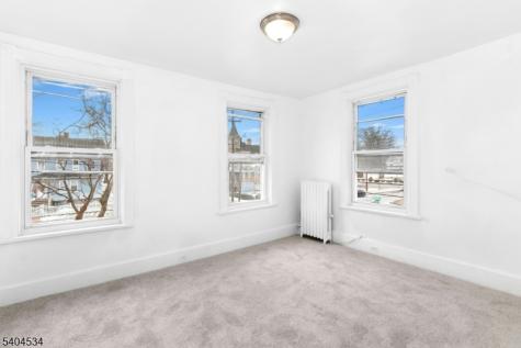 162 W 2nd Avenue Roselle NJ 07203