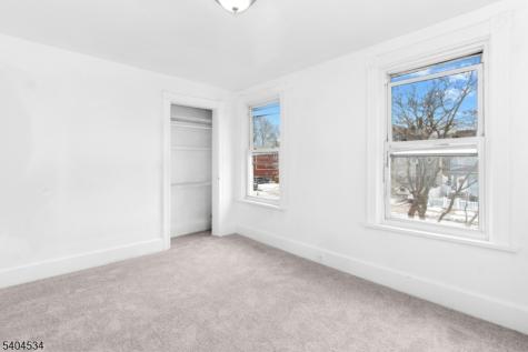 162 W 2nd Avenue Roselle NJ 07203