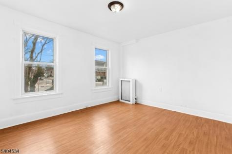 162 W 2nd Avenue Roselle NJ 07203