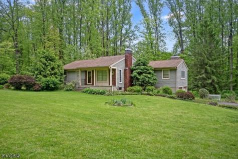 12 Dogwood Drive Chester NJ 07930