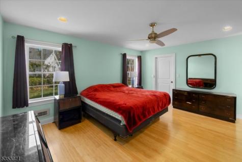 35 E Ridgewood Avenue Paramus NJ 07652
