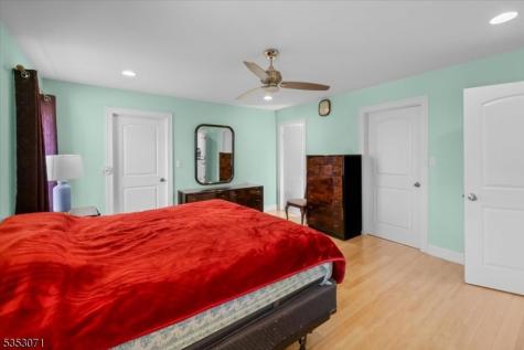 35 E Ridgewood Avenue Paramus NJ 07652