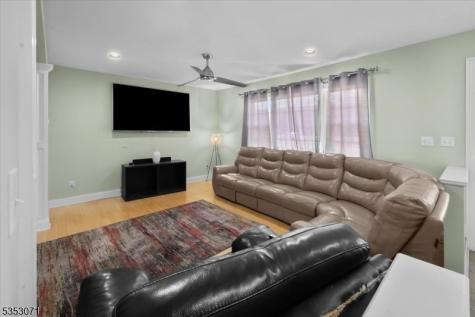 35 E Ridgewood Avenue Paramus NJ 07652