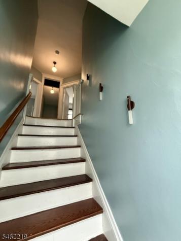 17 Oxford Street Montclair NJ 07042