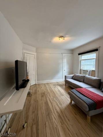17 Oxford Street Montclair NJ 07042