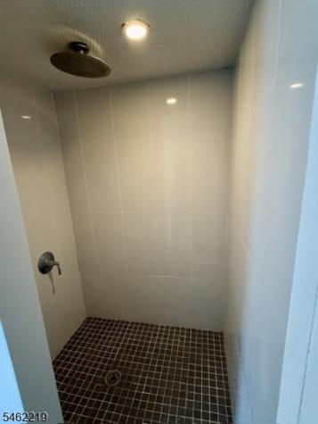 17 Oxford Street Montclair NJ 07042