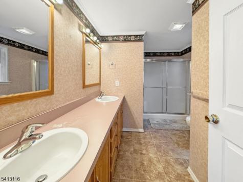 3 Stonehill Lane White NJ 07823