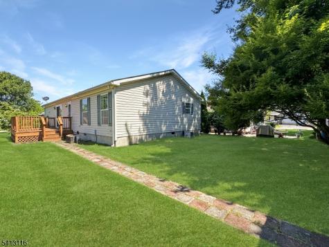 3 Stonehill Lane White NJ 07823