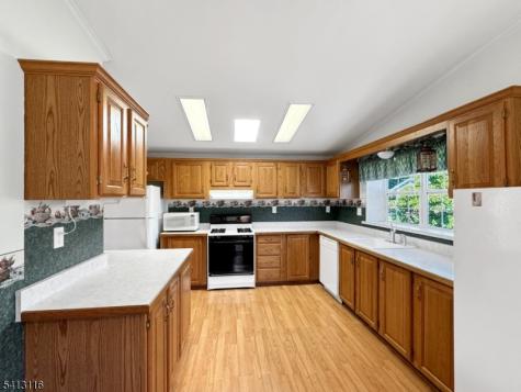 3 Stonehill Lane White NJ 07823