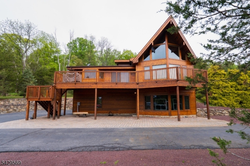 8 Highlands Lane Hardwick NJ 07825