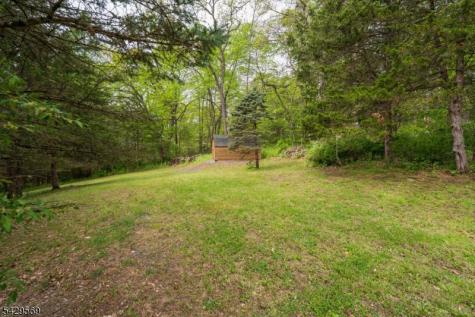 8 Highlands Lane Hardwick NJ 07825